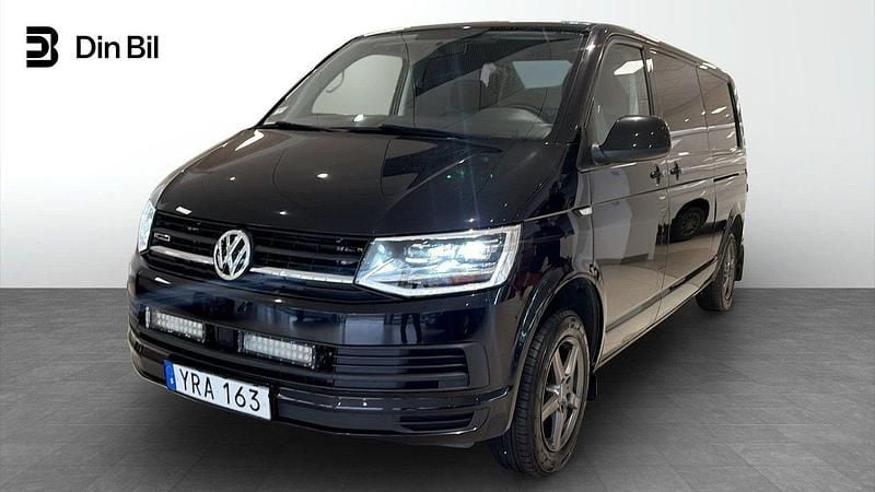 Svart (deep black pärleffekt) Begagnad 2018 VW T6 Van | 259 000 kr (Dyr) - Bild 1/4