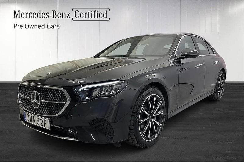 Grå Begagnad 2024 Mercedes E300 Avantgarde Sedan | 589 900 kr (Marknadspris) - Bild 1/4