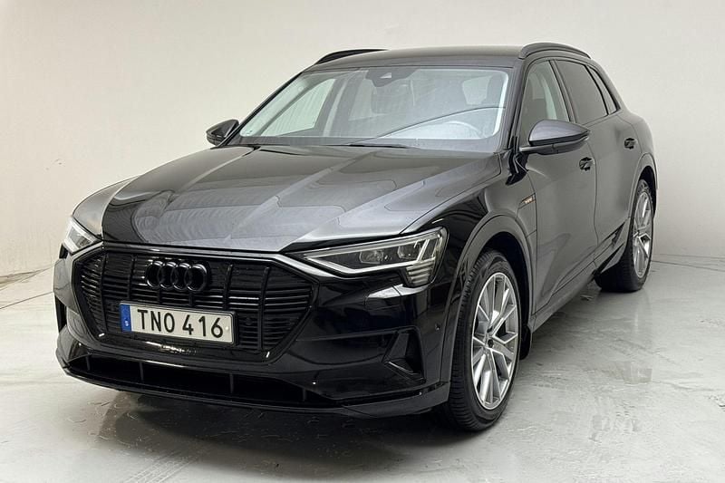 Svart Begagnad 2021 Audi e-tron Proline SUV | 299 000 kr (Marknadspris) - Bild 1/4