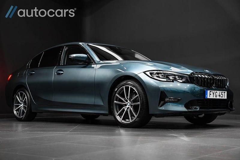 Blå Begagnad 2019 BMW 320 Sport Line Sedan | 348 750 kr (Dyr) - Bild 1/4