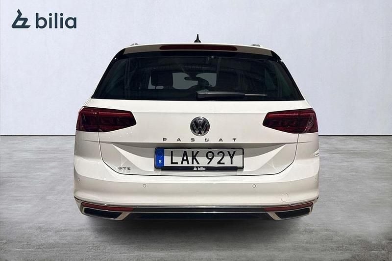 Begagnad VW Passat GTE 220 HK (161 kW) 2019 Vit Kombi