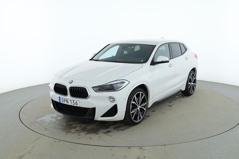 Vit Begagnad 2018 BMW X2 M Sport SUV | 309 000 kr (Marknadspris) - Bild 1/3