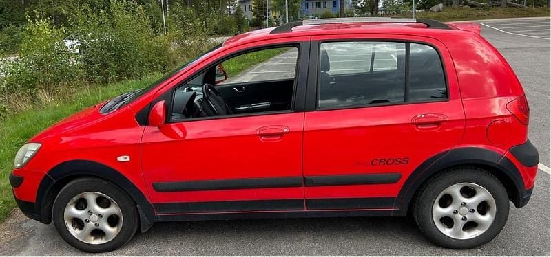 Röd Begagnad 2008 Hyundai Getz Halvkombi | 16 000 kr (Marknadspris) - Bild 1/4