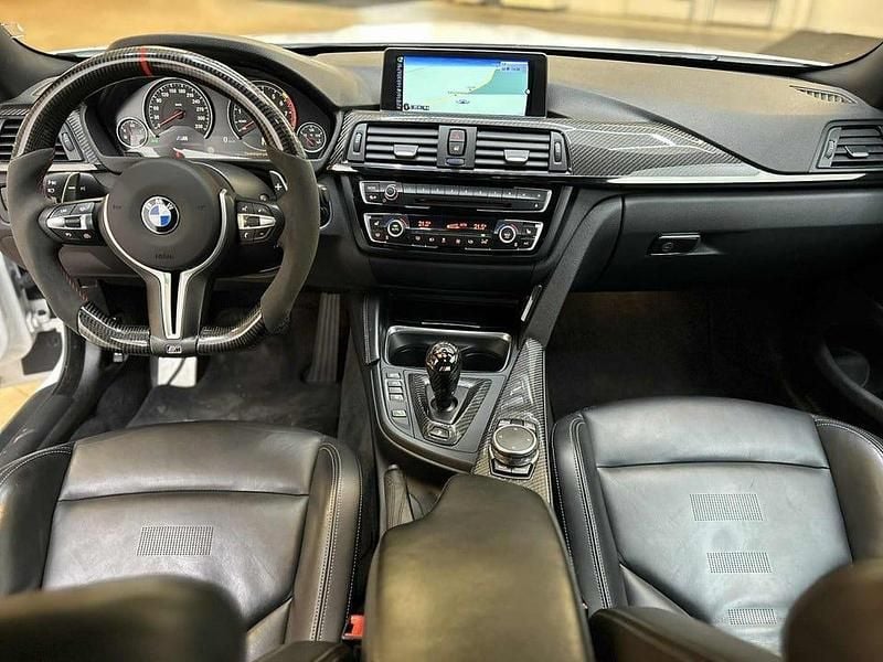 Begagnad BMW M4 Performance 431 HK (317 kW) 2014 Vit Sportkupé