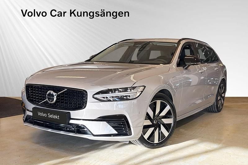 Begagnad Volvo V90 350 HK (257 kW) 2025 Silver Kombi