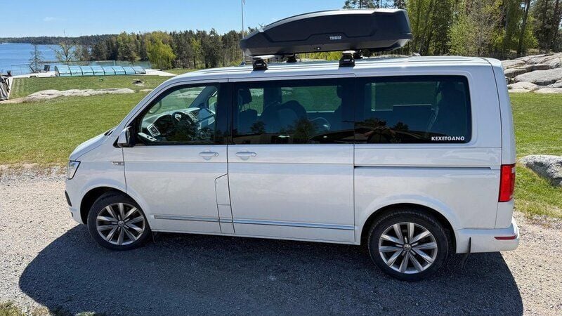 Vit Begagnad 2017 VW Multivan Highline Minibuss | 410 000 kr (Bra pris) - Bild 1/4