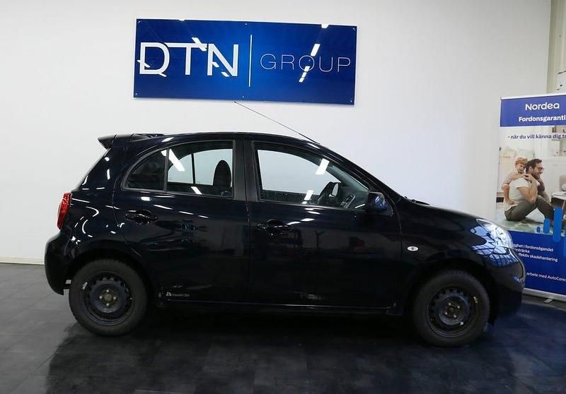 Svart Begagnad 2015 Nissan Micra Halvkombi | 74 500 kr (Marknadspris) - Bild 1/4