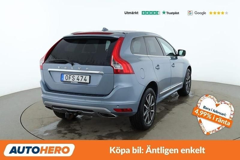 Begagnad Volvo XC60 Summum 192 HK (141 kW) 2016 Blå SUV