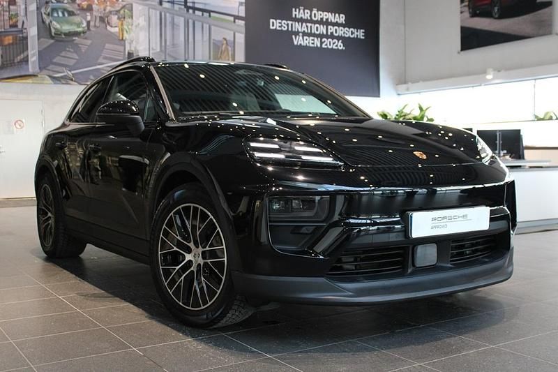 Svart Begagnad 2025 Porsche Macan 4 Electric SUV | 875 000 kr - Bild 1/4