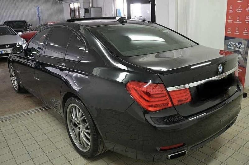 Begagnad BMW 750 408 HK (300 kW) 2009 Sedan