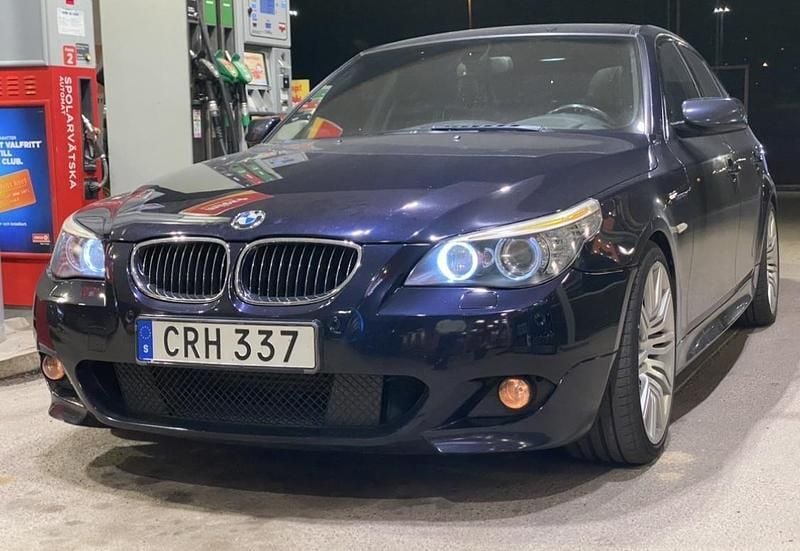Svart Begagnad 2007 BMW 550 M Sport Sedan | 95 000 kr - Bild 1/4