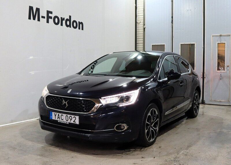 Blå Begagnad 2015 Citroën DS4 Halvkombi | 129 900 kr - Bild 1/4
