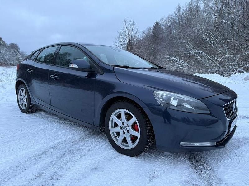 Begagnad Volvo V40 115 HK (84 kW) 2014 Halvkombi