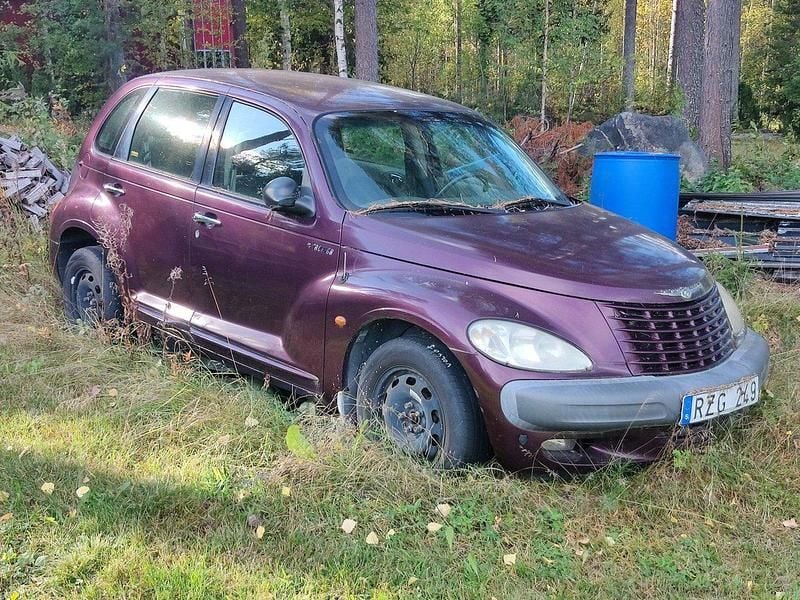 Röd Begagnad 2001 Chrysler PT Cruiser Halvkombi | 2 000 kr (Superpris) - Bild 1/1