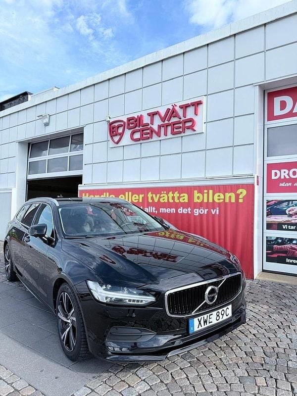 Svart Begagnad 2019 Volvo V90 Momentum Kombi | 179 900 kr - Bild 1/4