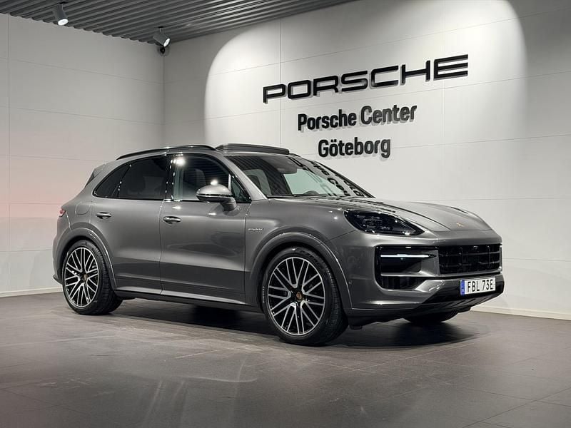 Begagnad Porsche Cayenne 2025 Grå SUV