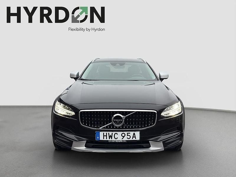 Begagnad Volvo V90 CC Momentum 235 HK (172 kW) 2019 Svart Kombi
