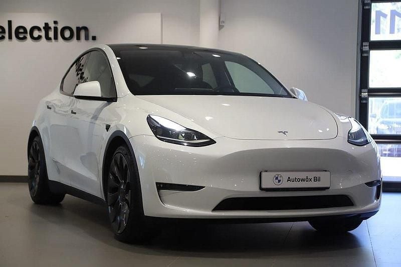 Vit Begagnad 2022 Tesla Model Y Performance SUV | 439 000 kr (Bra pris) - Bild 1/3