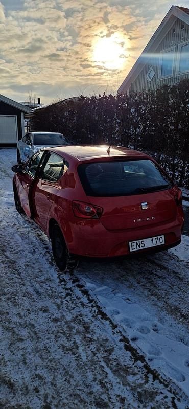 Röd Begagnad 2010 Seat Ibiza | 20 000 kr (Bra pris) - Bild 1/4