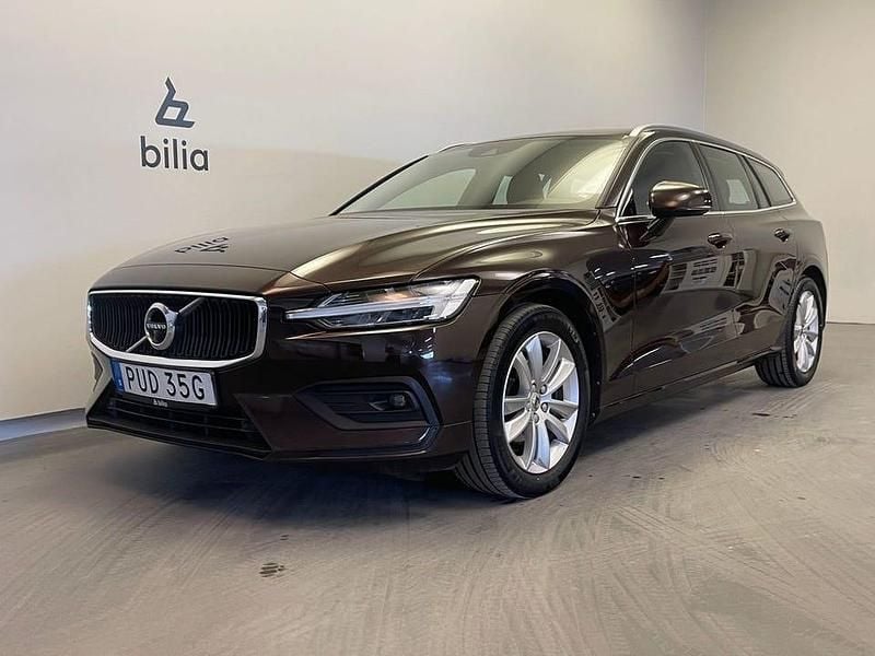 Brun Begagnad 2019 Volvo V60 Momentum Kombi | 229 500 kr (Bra pris) - Bild 1/3
