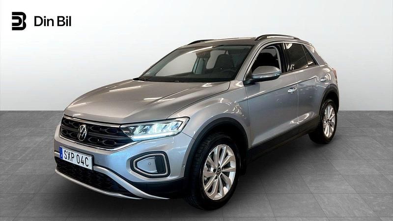 Silver Begagnad 2024 VW T-Roc Life SUV | 309 900 kr (Marknadspris) - Bild 1/4