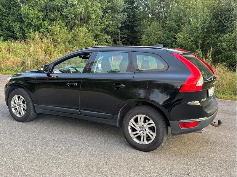 Svart Begagnad 2012 Volvo XC60 Kinetic SUV | 90 000 kr (Marknadspris) - Bild 1/4