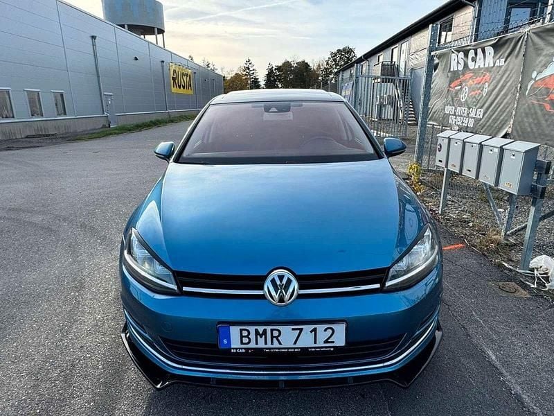 Blå Begagnad 2014 VW Golf VII GT Halvkombi | 110 500 kr (Marknadspris) - Bild 1/4