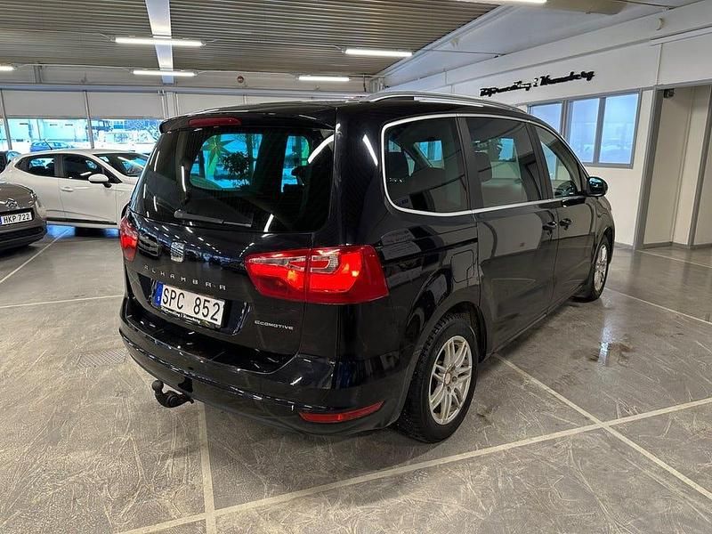 Begagnad Seat Alhambra Ecomotive 140 HK (102 kW) 2012 Svart Minibuss