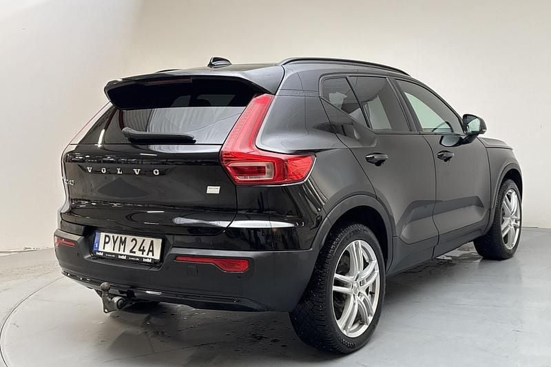 Begagnad Volvo XC40 Single Motor 175 kW (238 HK) 2023 Svart SUV
