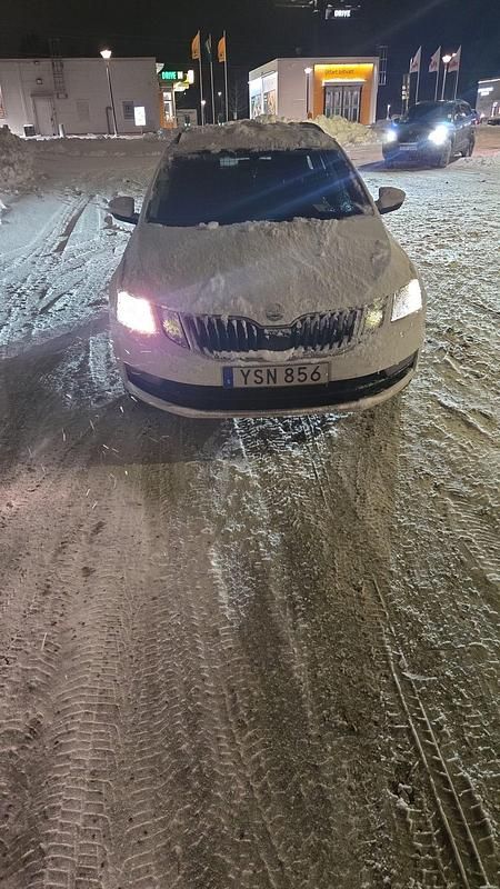 Begagnad Skoda Octavia 115 HK (84 kW) 2019 Vit Kombi