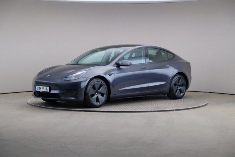 Grå Begagnad 2022 Tesla Model 3 Long Range Sedan | 329 000 kr (Marknadspris) - Bild 1/4