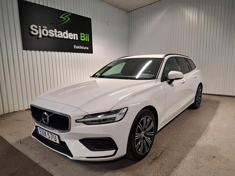 Vit Begagnad 2019 Volvo V60 Momentum Kombi | 239 900 kr (Marknadspris) - Bild 1/3