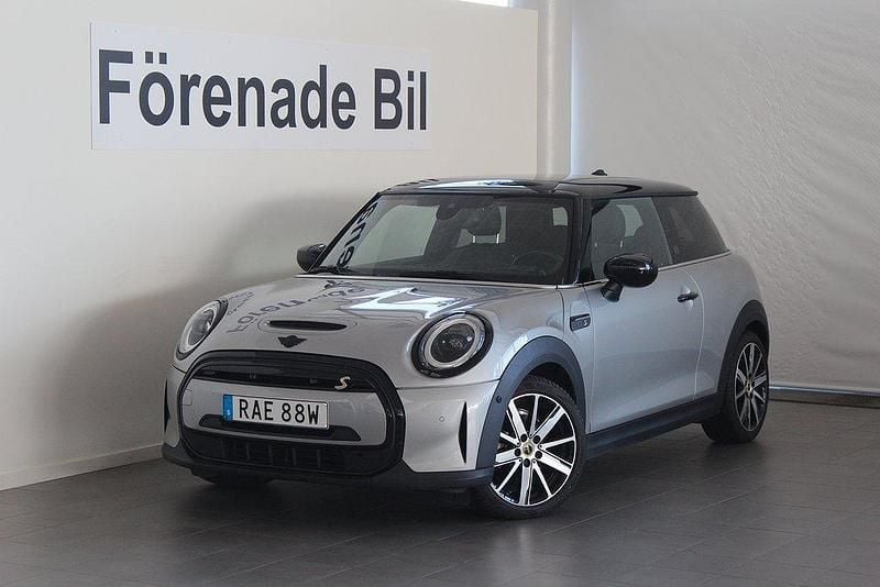 Silver Begagnad 2022 Mini Cooper SE Halvkombi | 259 000 kr (Lite dyr) - Bild 1/4
