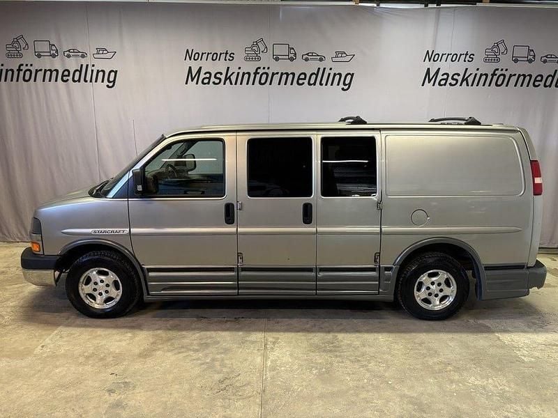 Silver Begagnad 2004 Chevrolet Express Kombi | 139 900 kr - Bild 1/4