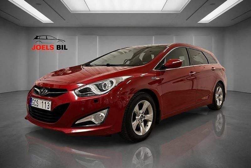 Röd Begagnad 2012 Hyundai i40 Kombi | 63 900 kr (Marknadspris) - Bild 1/4