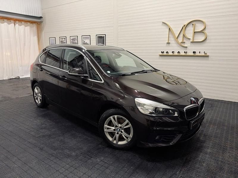 Brun Begagnad 2014 BMW 218 Active Tourer Sport Line Minibuss | 119 000 kr (Marknadspris) - Bild 1/4