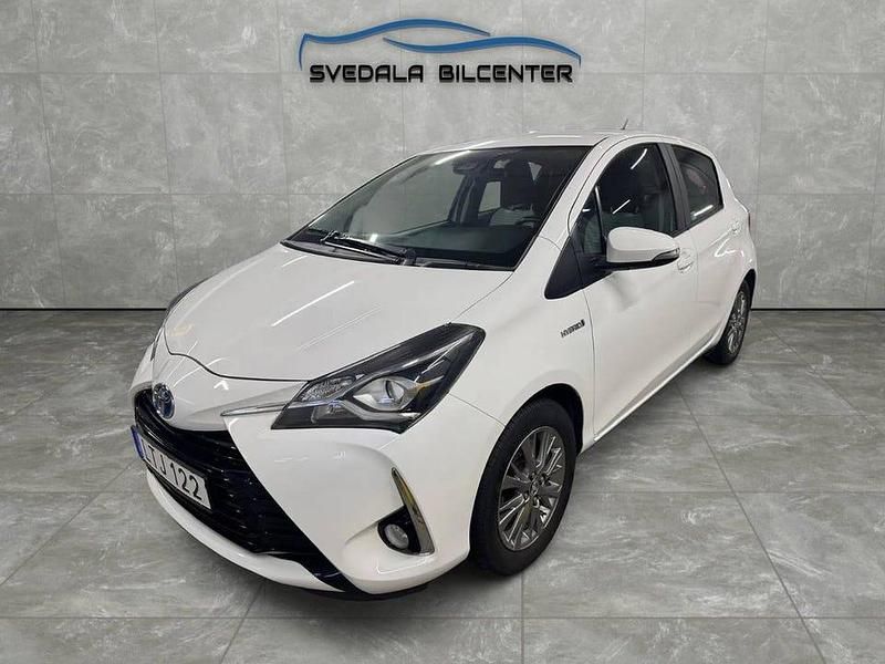 Begagnad Toyota Yaris Hybrid Active 101 HK (74 kW) 2018 Vit Halvkombi