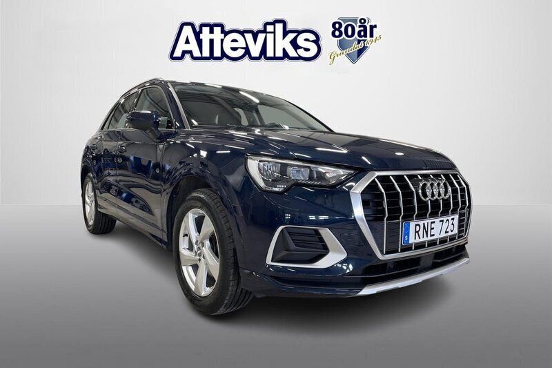 Kosmosblå metallic Begagnad 2018 Audi Q3 Advanced Plus SUV | 279 700 kr (Marknadspris) - Bild 1/4