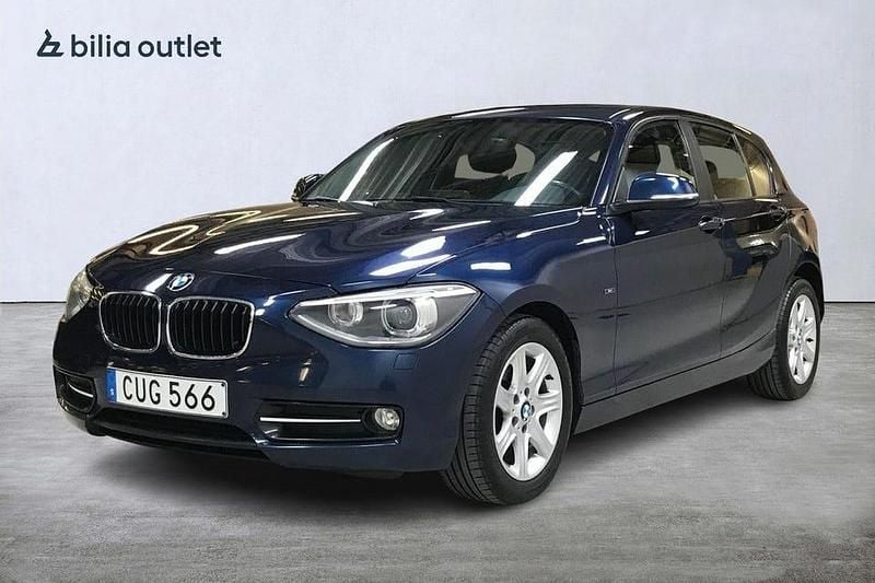Blå Begagnad 2013 BMW 118 Sport Line Halvkombi | 89 900 kr (Marknadspris) - Bild 1/3
