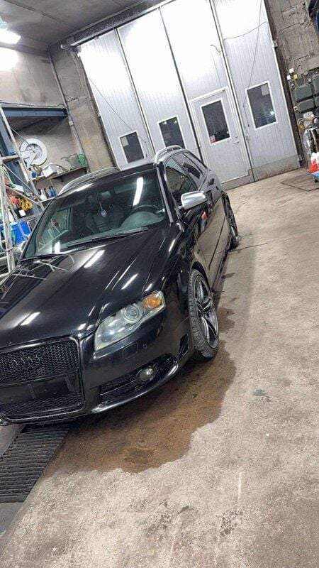 Svart Begagnad 2005 Audi S4 Kombi | 110 000 kr - Bild 1/4