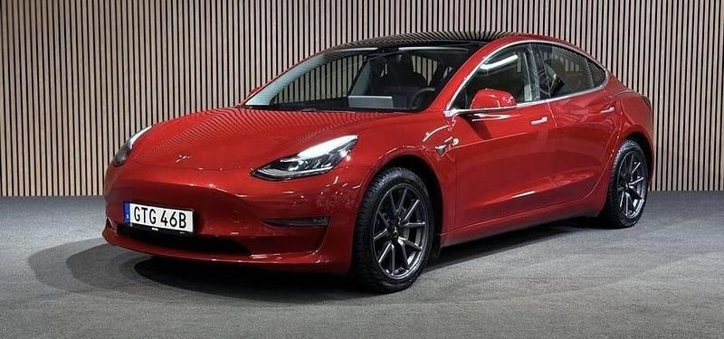 Begagnad 2020 Tesla Model 3 Long Range AWD Sedan | 299 000 kr (Marknadspris) - Bild 1/4