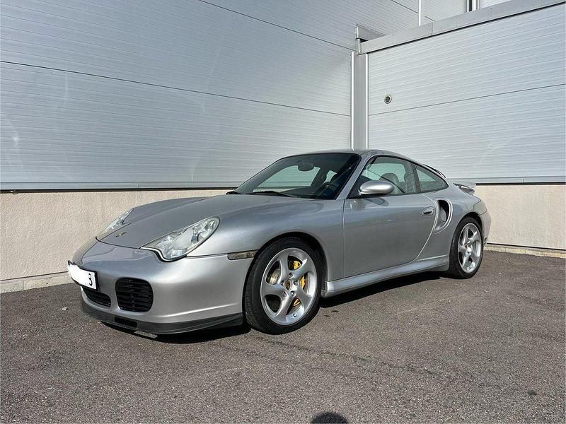 Begagnad 2005 Porsche 911 Turbo S Sportkupé | 1 200 000 kr - Bild 1/4