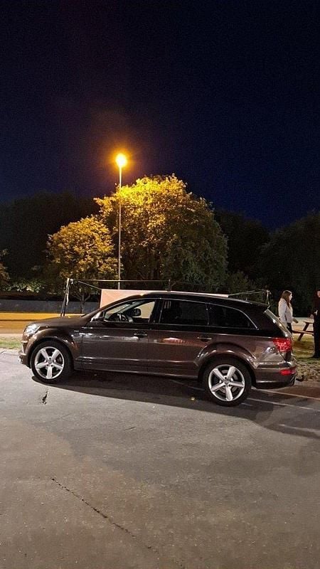 Brun Begagnad 2013 Audi Q7 Comfort SUV | 137 000 kr - Bild 1/4