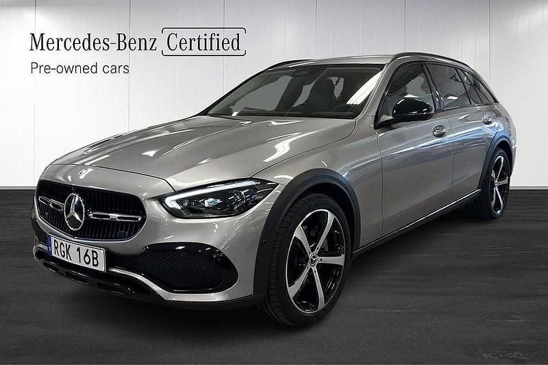 Silver Begagnad 2022 Mercedes C220 Night SUV | 469 000 kr (Marknadspris) - Bild 1/4