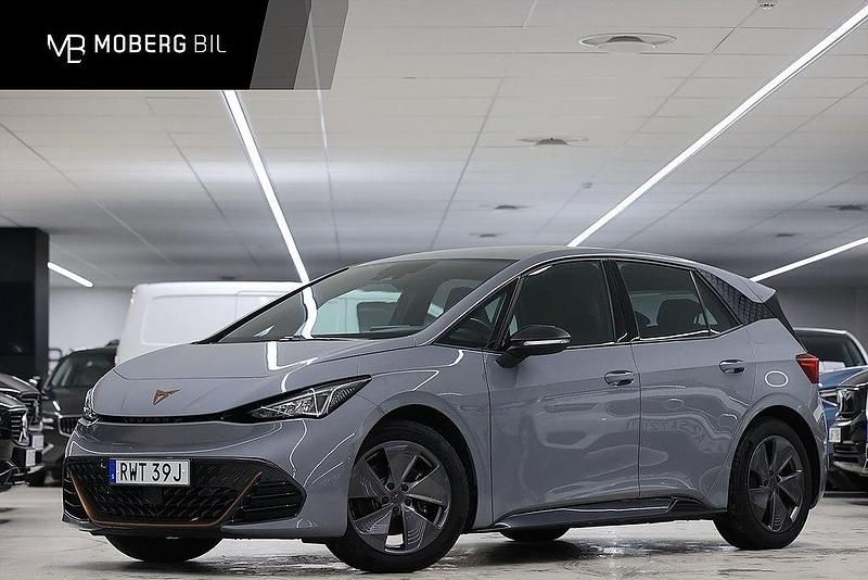 Grå Begagnad 2022 Cupra Born Halvkombi | 249 900 kr (Marknadspris) - Bild 1/3