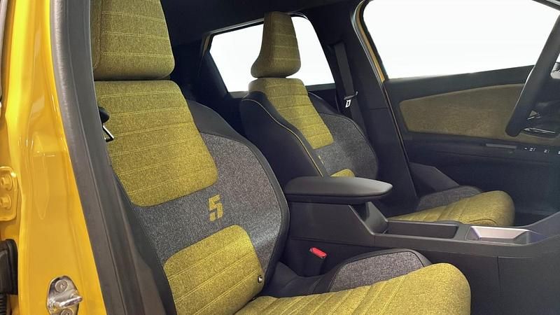 Ny Renault R5 Iconic 110 kW (150 HK) 2025 Vit Halvkombi