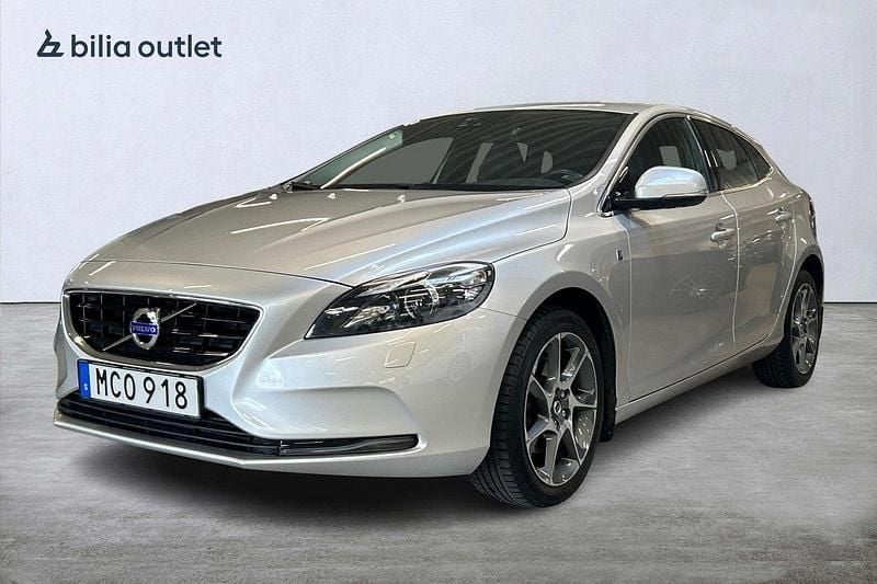 Silver Begagnad 2015 Volvo V40 Ocean Race Kombi | 154 900 kr (Marknadspris) - Bild 1/3
