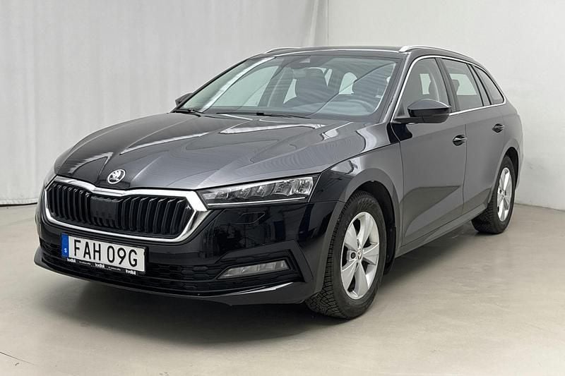 Svart Begagnad 2022 Skoda Octavia Kombi | 209 000 kr (Superpris) - Bild 1/4