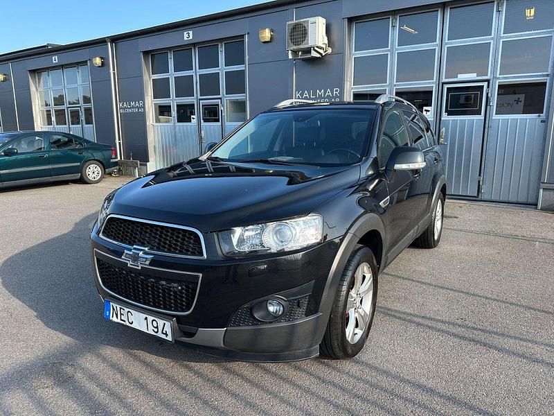 Svart Begagnad 2012 Chevrolet Captiva SUV | 69 900 kr (Marknadspris) - Bild 1/4