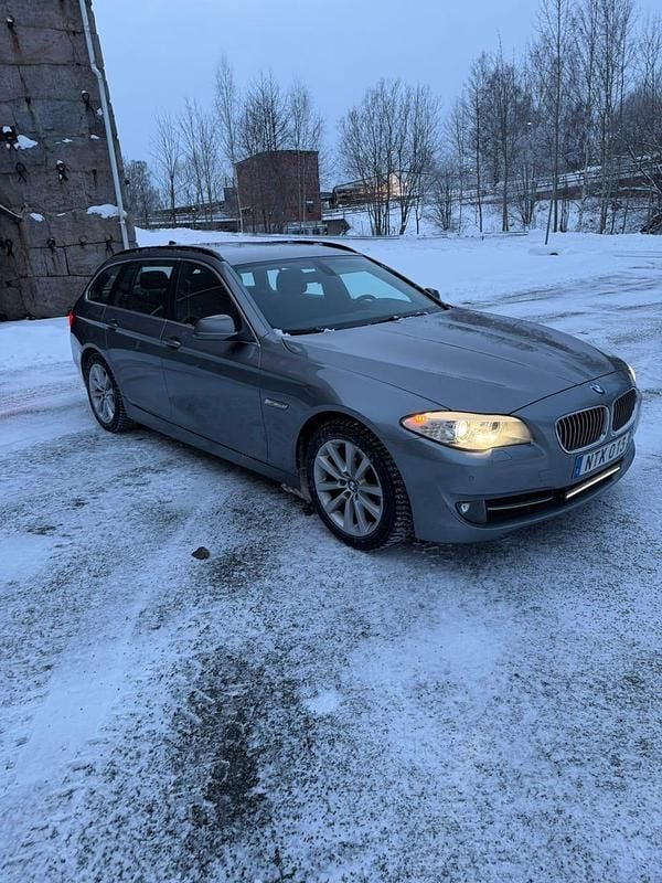 Begagnad 2012 BMW 520 Kombi | 99 000 kr (Bra pris) - Bild 1/4